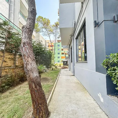 1 Bedroom 1070 *