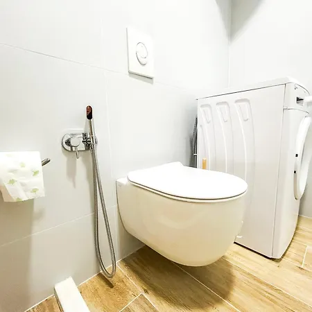 1 Bedroom 1070