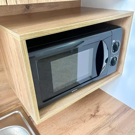Apartment 1 Bedroom 1070 *