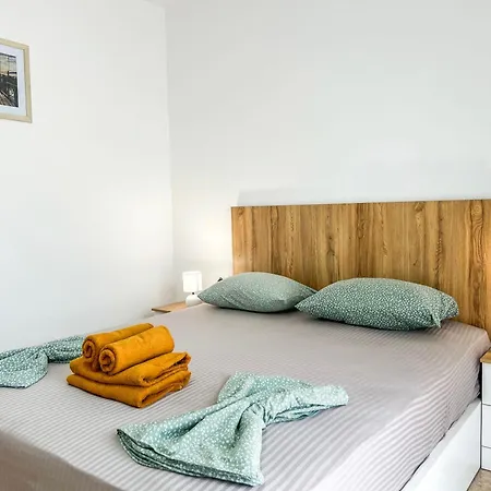 1 Bedroom 1070 * Durres