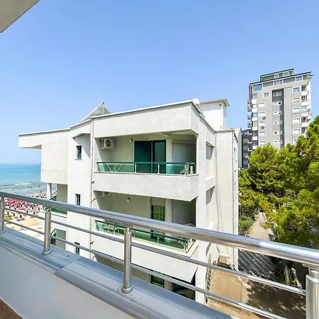 1 Bedroom 1070 Apartment