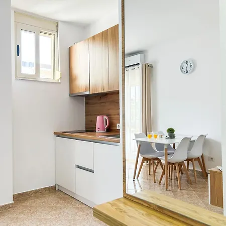 1 Bedroom 1070 Dıraç